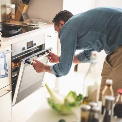 Non aprire continuamente il forno!